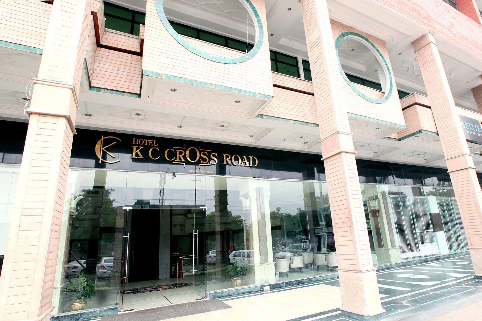 Kc Cross Road Hotel Pancskula Kültér fotó
